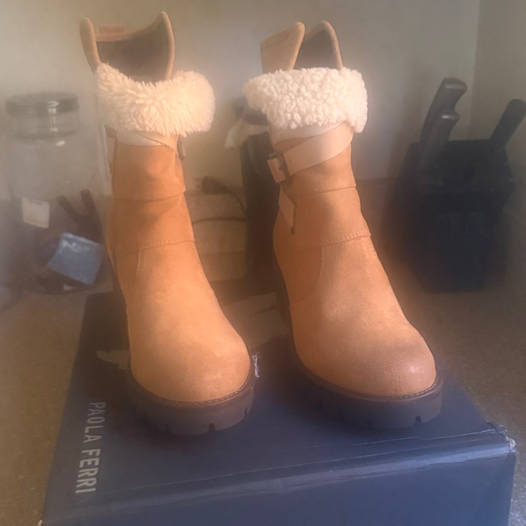 New With Box Paola Ferri Tan Suede Boots - Left Boot- Sz 39 And Right- Sz 38